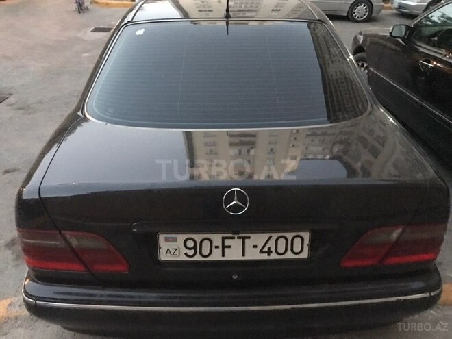 Mercedes E 220 2002, 330,000 km - 2.2 l - Bakı