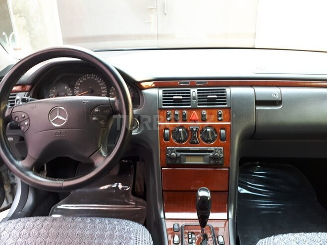 Mercedes E 240 2000, 301,000 km - 2.6 l - Bakı