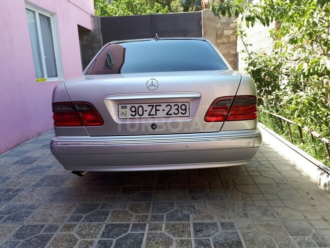 Mercedes E 240 2000, 301,000 km - 2.6 l - Bakı