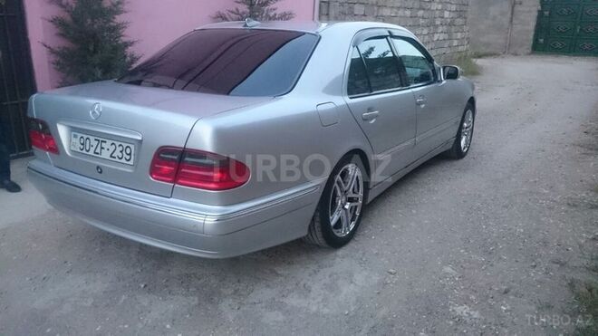 Mercedes E 240 2000, 301,000 km - 2.6 l - Bakı