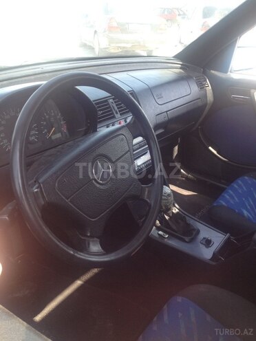 Mercedes 208 D 1999, 291,000 km - 1.8 l - Bakı