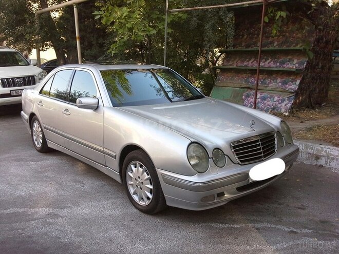 Mercedes E 270 2000, 296,000 km - 2.7 l - Bakı