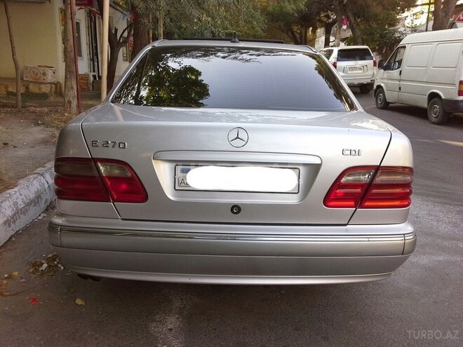 Mercedes E 270 2000, 296,000 km - 2.7 l - Bakı