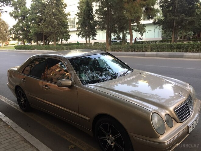 Mercedes E 240 2000, 267,000 km - 2.4 l - Gəncə