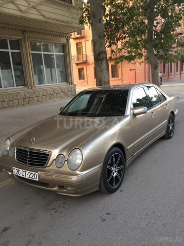 Mercedes E 240 2000, 267,000 km - 2.4 l - Gəncə