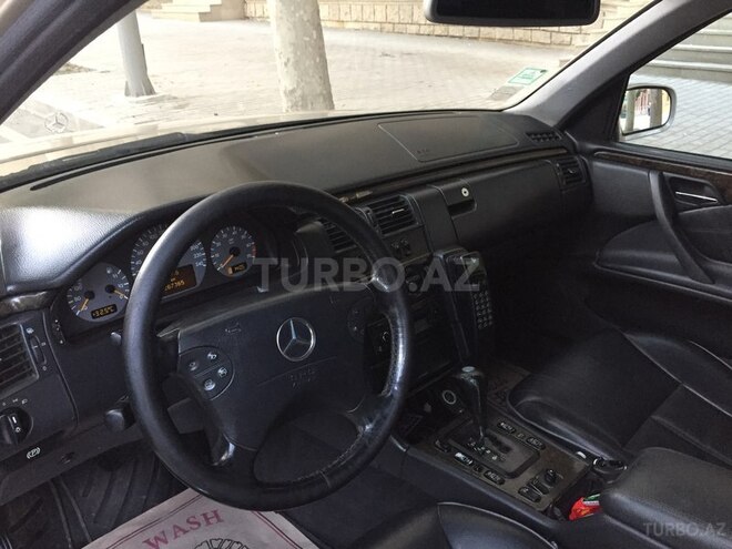 Mercedes E 240 2000, 267,000 km - 2.4 l - Gəncə