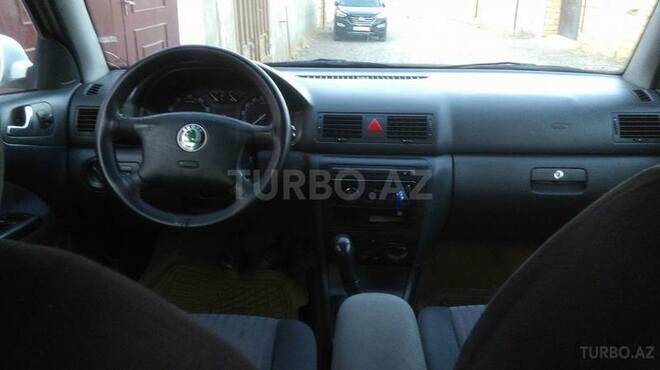 Skoda Octavia 2002, 295,000 km - 2.0 l - Bakı