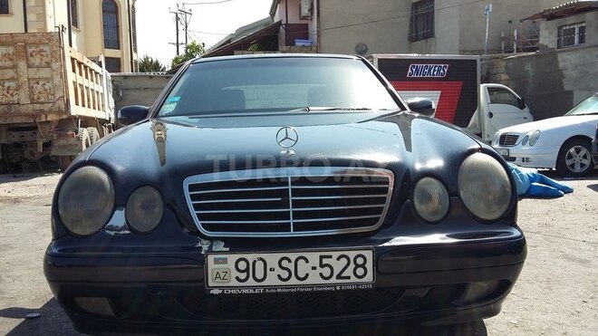 Mercedes E 220 2000, 198,523 km - 2.2 l - Bakı