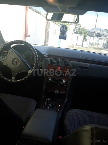 Mercedes E 220 1997, 400,000 km - 2.2 l - Bakı