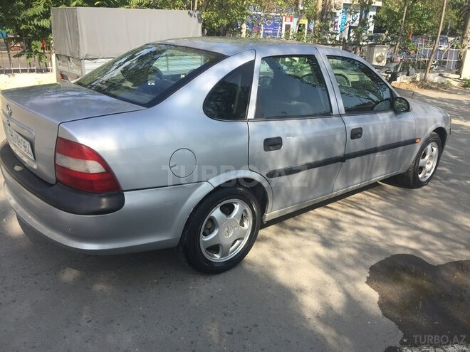 Opel Vectra 1998, 184,000 km - 1.8 л - Bakı