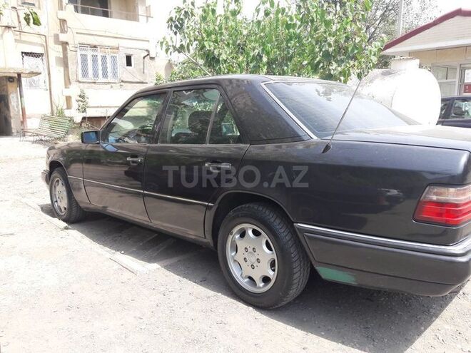 Mercedes E 220 1994, 450,000 km - 2.2 l - Gəncə
