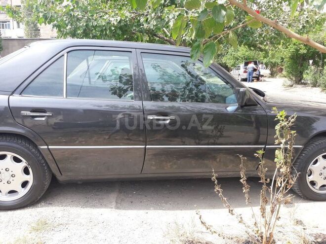 Mercedes E 220 1994, 450,000 km - 2.2 l - Gəncə