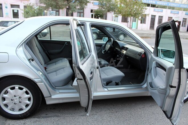 Mercedes C 200 1998, 182,000 km - 2.0 l - Bakı