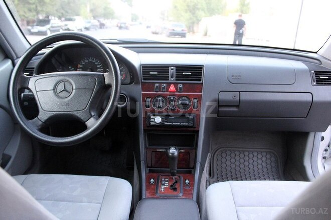 Mercedes C 200 1998, 182,000 km - 2.0 l - Bakı