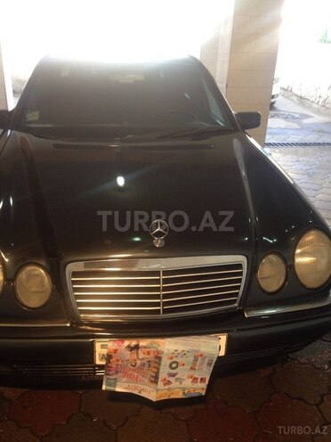 Mercedes E 230 1997, 320,000 km - 2.3 л - Bakı