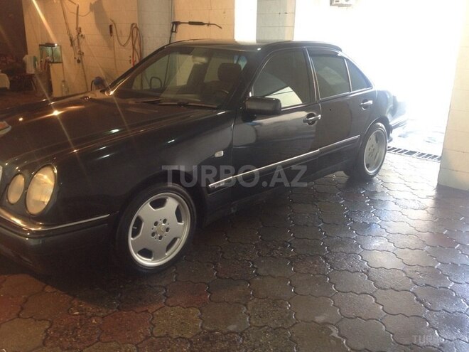 Mercedes E 230 1997, 320,000 km - 2.3 л - Bakı