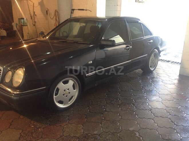 Mercedes E 230 1997, 320,000 km - 2.3 л - Bakı