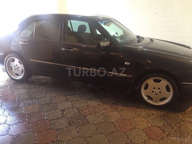 Mercedes E 230 1997, 320,000 km - 2.3 л - Bakı