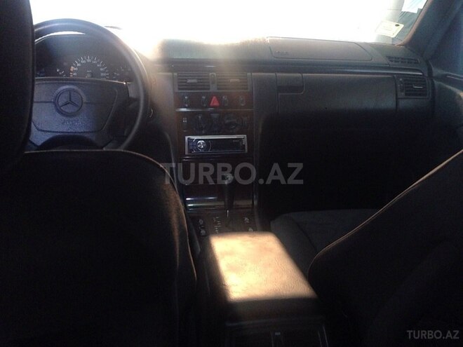 Mercedes E 230 1997, 320,000 km - 2.3 л - Bakı