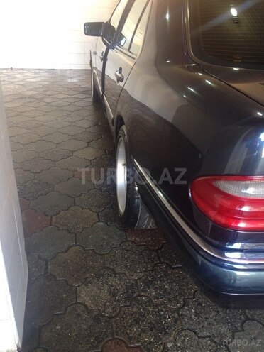 Mercedes E 230 1997, 320,000 km - 2.3 л - Bakı