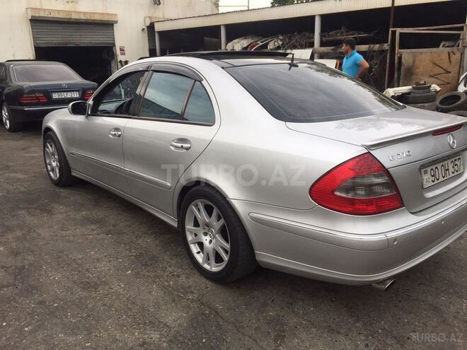 Mercedes E 270 2002, 300,000 km - 2.7 л - Bakı