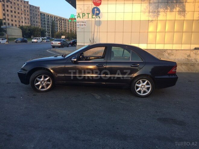 Mercedes C 240 2000, 270,000 km - 2.6 l - Bakı