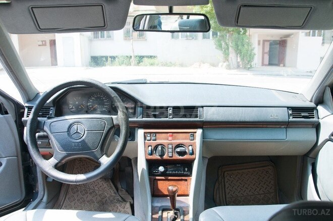 Mercedes E 280 1994, 213,000 km - 3.0 л - Bakı