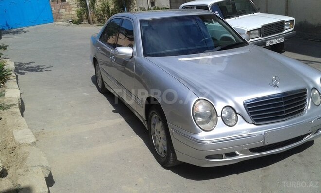 Mercedes E 240 1999, 219,500 km - 2.4 l - Bakı