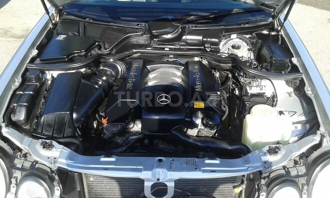 Mercedes E 240 1999, 219,500 km - 2.4 l - Bakı