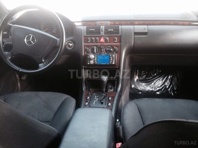 Mercedes E 280 1997, 270,000 km - 2.8 l - Bakı