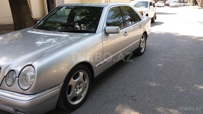 Mercedes E 240 1999, 244,700 km - 2.4 l - Gəncə