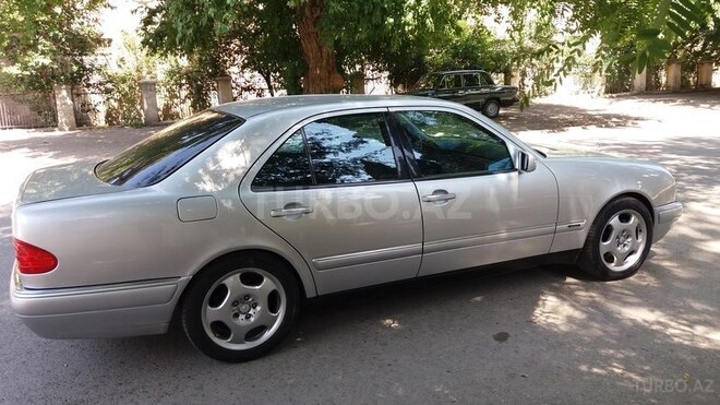Mercedes E 240 1999, 244,700 km - 2.4 l - Gəncə