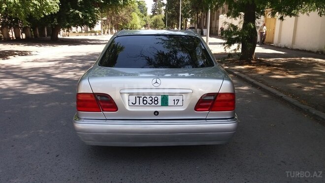 Mercedes E 240 1999, 244,700 km - 2.4 l - Gəncə
