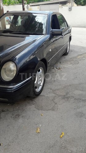 Mercedes E 240 1998, 264,000 km - 2.4 l - Bakı