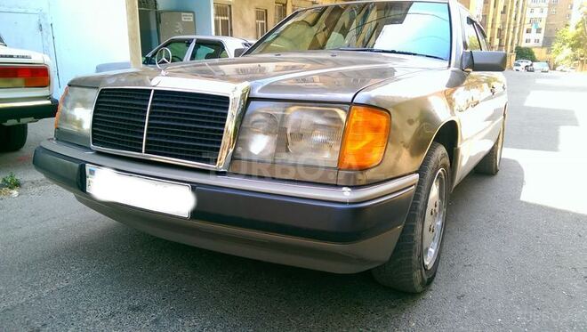 Mercedes E 200 1992, 271,000 km - 2.0 l - Bakı
