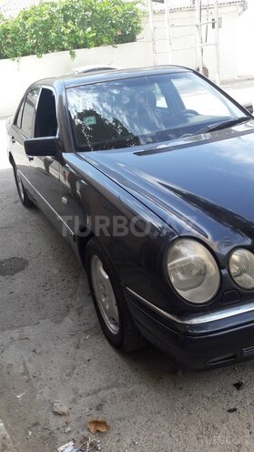 Mercedes E 240 1998, 264,000 km - 2.4 l - Bakı