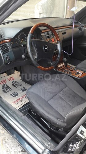 Mercedes E 240 1998, 264,000 km - 2.4 l - Bakı
