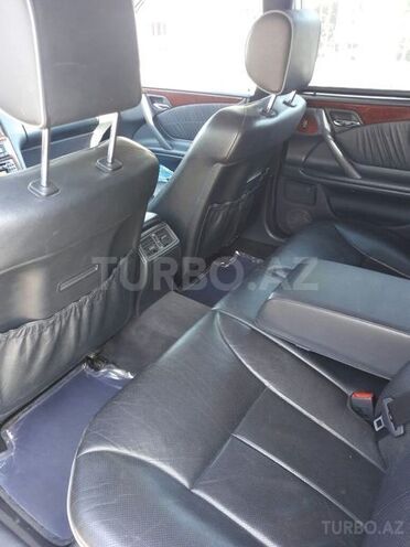 Mercedes E 320 2001, 271,000 km - 3.2 l - Goranboy