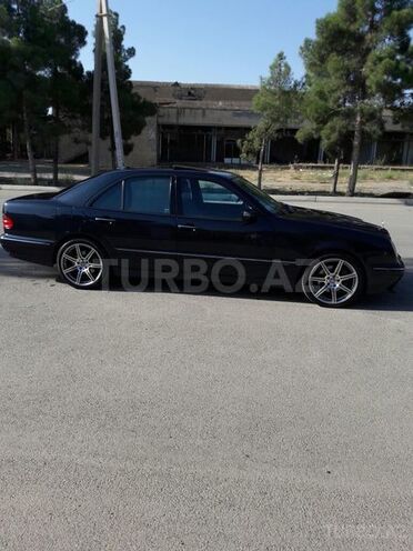 Mercedes E 320 2001, 271,000 km - 3.2 l - Goranboy