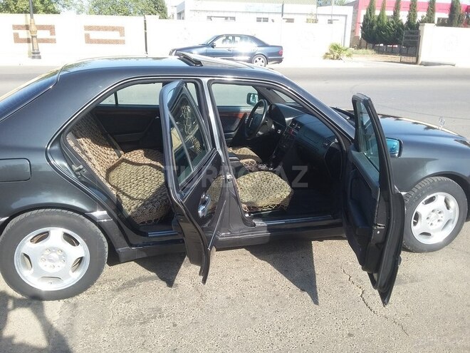 Mercedes C 200 1995, 320,000 km - 2.0 l - Biləsuvar