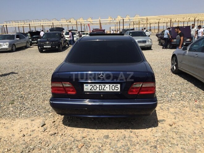 Mercedes E 200 2000, 212,000 km - 2.0 л - Gəncə