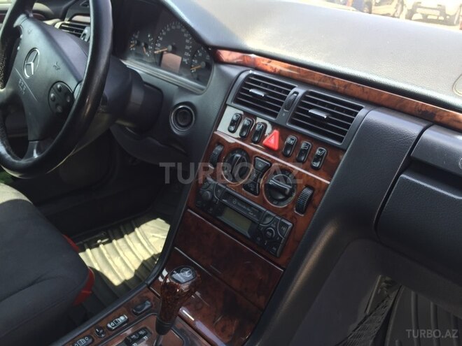 Mercedes E 200 2000, 212,000 km - 2.0 л - Gəncə