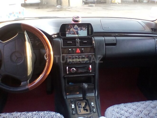 Mercedes E 220 1998, 210,000 km - 2.2 л - Bakı