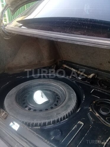 BMW 518 1993, 300,000 km - 1.8 л - Qax