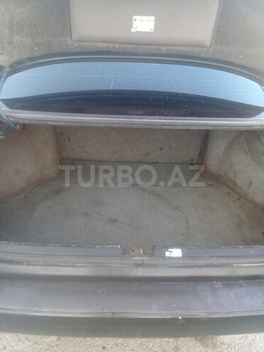 BMW 518 1993, 300,000 km - 1.8 л - Qax