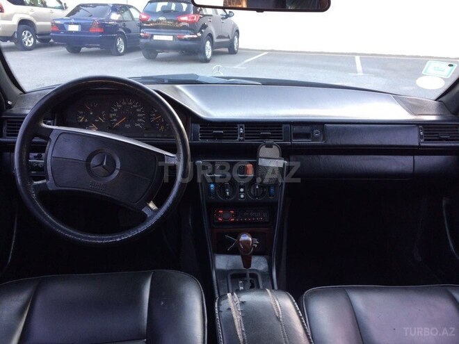 Mercedes E 260 1990, 289,000 km - 2.6 л - Sumqayıt