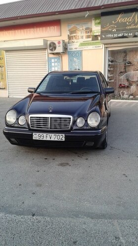 Mercedes E 220 1999, 212,000 km - 2.2 l - Bakı