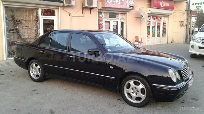 Mercedes E 220 1999, 212,000 km - 2.2 l - Bakı