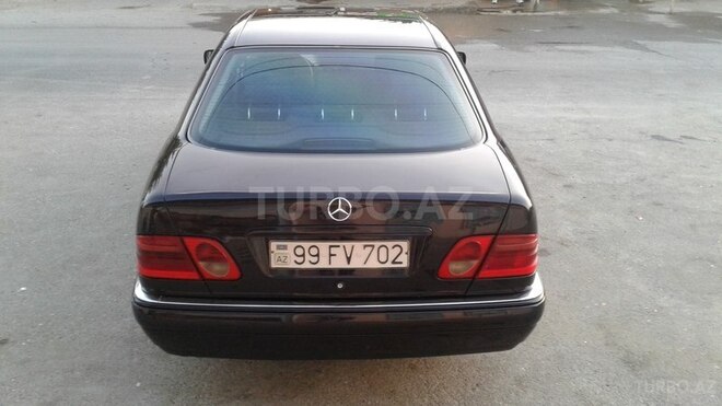 Mercedes E 220 1999, 212,000 km - 2.2 l - Bakı