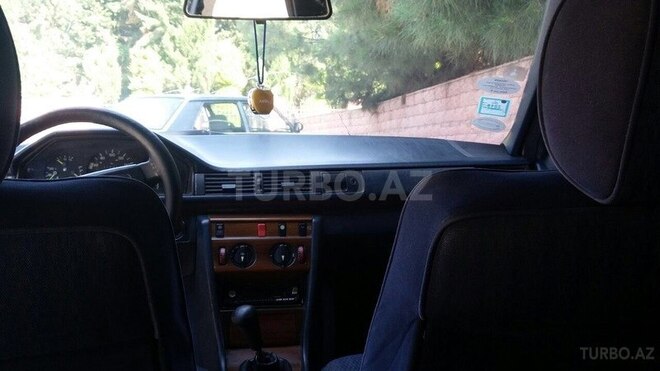 Mercedes E 200 1990, 376,409 km - 2.0 l - Cəlilabad